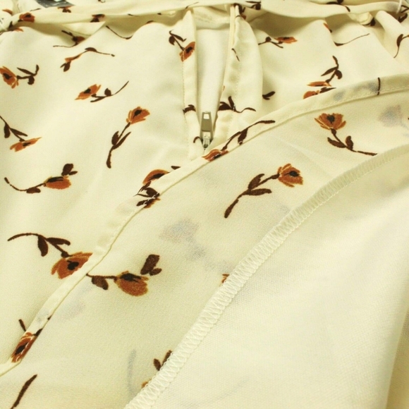 Trixxi Floral Wrap Dress - Picture 6 of 9